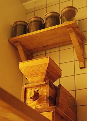 Getreidemühle aus Holz